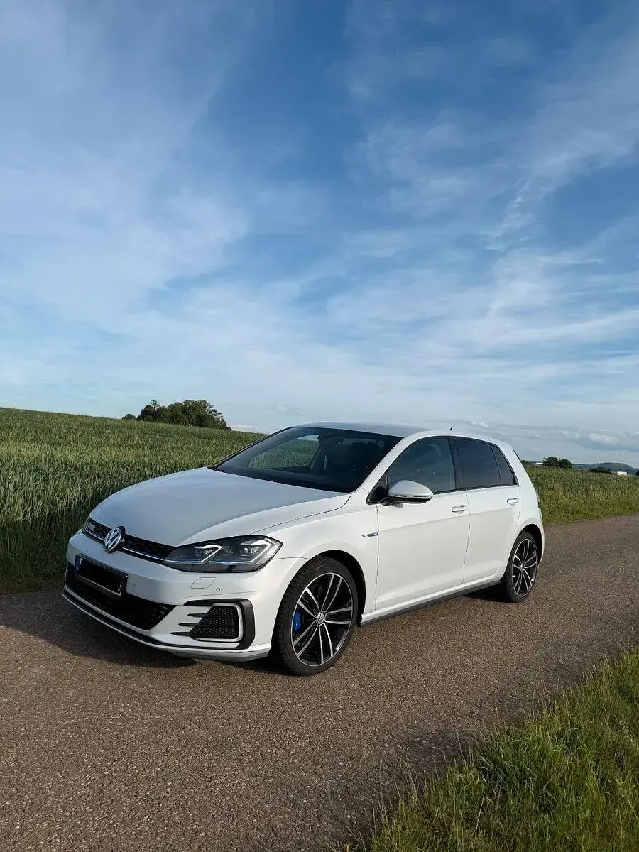 Gebraucht VW Golf VII GTE 204 PS (150 kW) 2017 Weiß Kleinwagen