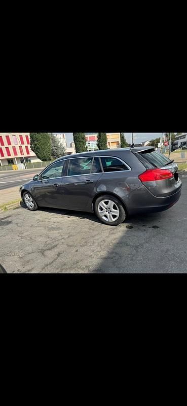 Gebraucht Opel Insignia 131 PS (96 kW) 2011 Grau Kombi