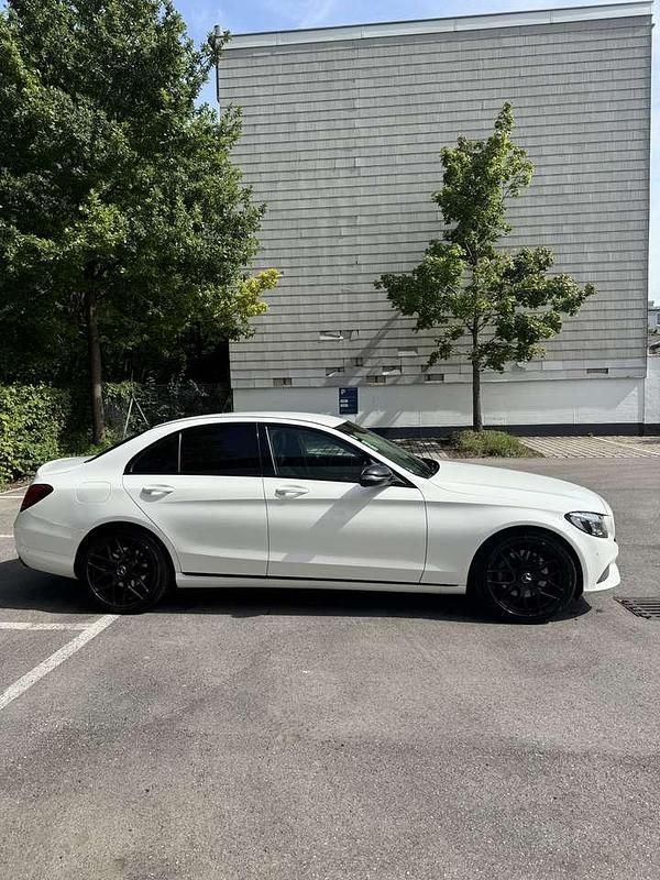 Gebraucht Mercedes C300 Avantgarde 245 PS (180 kW) 2017 Weiß Limousine