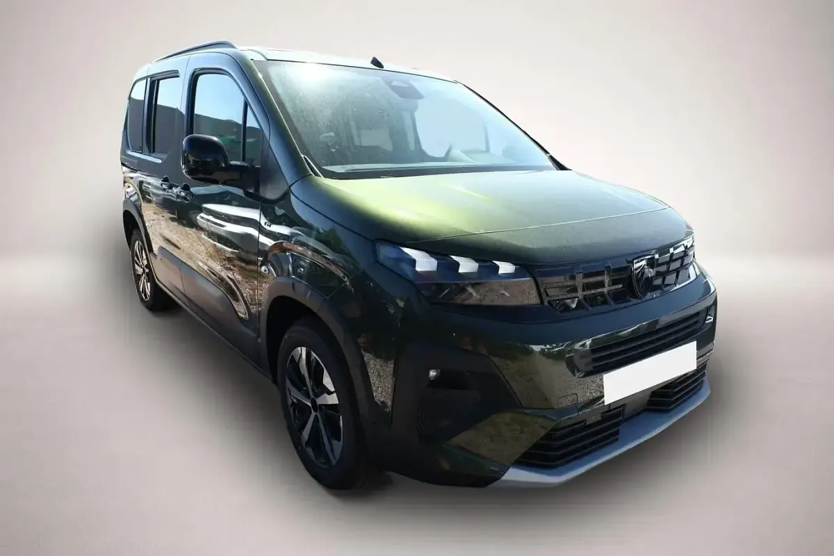 Neu Peugeot Rifter GT 131 PS (96 kW) 2026 Manufacturer Van / Kleinbus