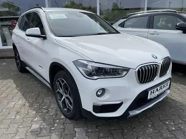 Używany BMW X1 xLine 190 KM (139 kW) 2017 Biały SUV