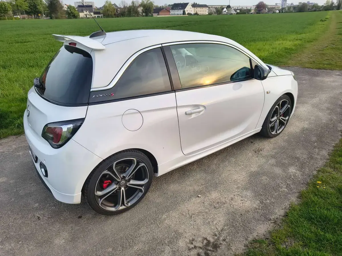 Gebraucht Opel Adam 150 PS (110 kW) 2017 Weiß Kleinwagen