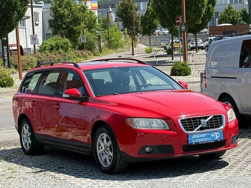 Gebraucht Volvo V70 Kinetic 185 PS (136 kW) 2008 Rot Kombi