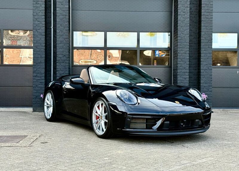 Schwarz Gebraucht 2024 Porsche 911 Carrera GTS Cabrio | 179.995 € (Etwas zu teuer) - Bild 1/4