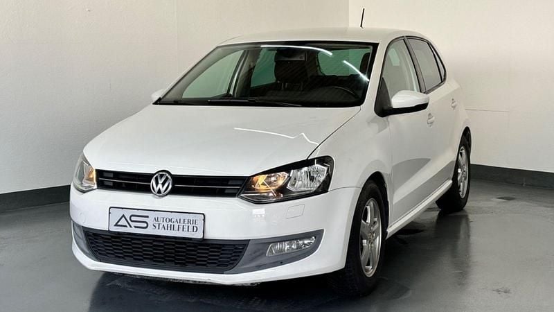 Weiß Gebraucht 2010 VW Polo Comfortline Kleinwagen | 6.490 € (Superpreis) - Bild 1/4