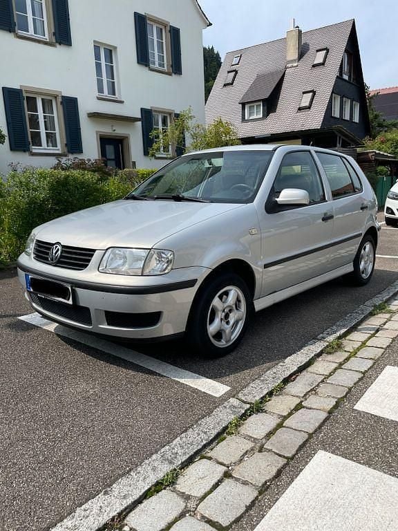 Silber Gebraucht 2000 VW Polo Comfortline Limousine | 700 € (Superpreis) - Bild 1/4