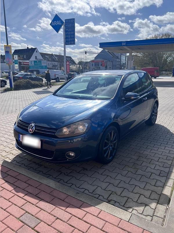 Gebraucht VW Golf VI 105 PS (77 kW) 2009 Blau Kleinwagen