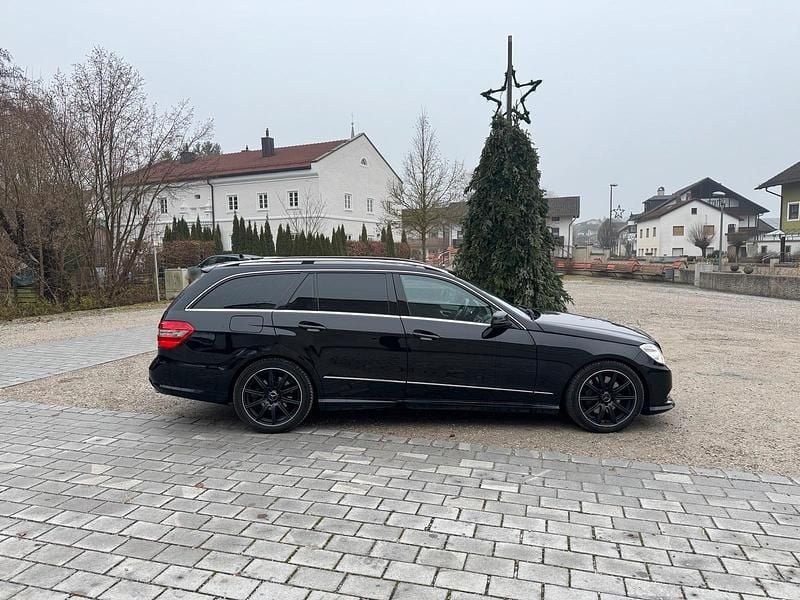 Gebraucht Mercedes E350 AMG 265 PS (194 kW) 2012 Schwarz Kombi