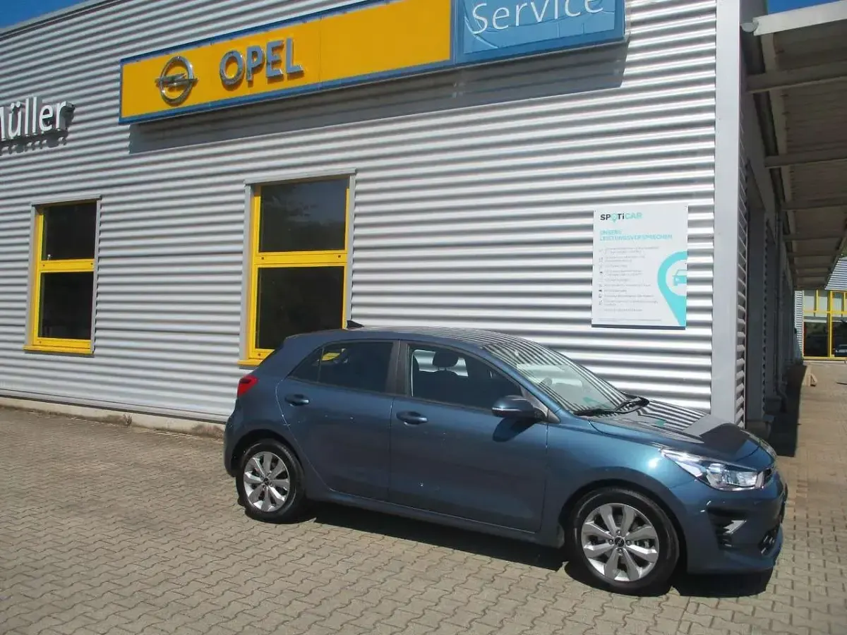 Gebraucht Kia Rio Vision 101 PS (74 kW) 2023 Blau Limousine