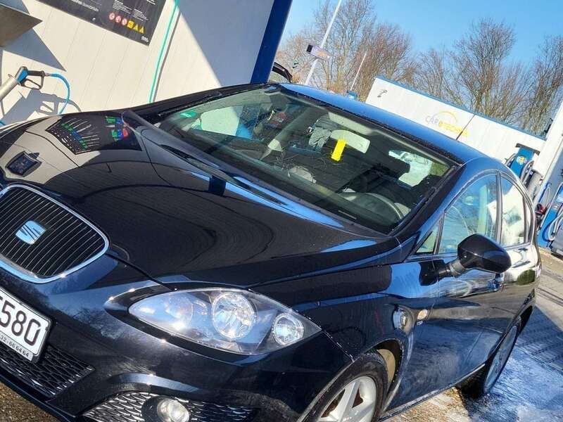 Schwarz Gebraucht 2012 Seat Leon Copa Limousine | 4.199 € (Guter Preis) - Bild 1/4