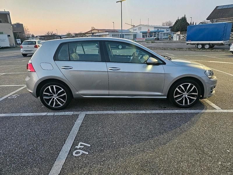 Usado VW Golf VII 122 HP (89 kW) 2013 Cinzento Citadino