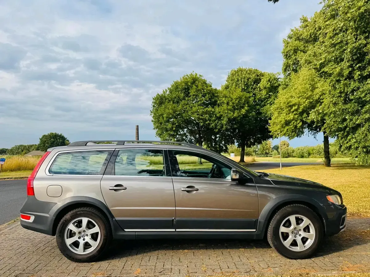 Gebraucht Volvo XC70 205 PS (150 kW) 2010 Grau Kombi