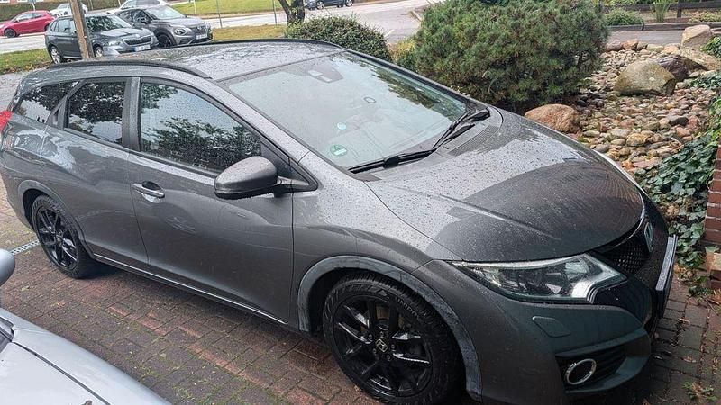 Grau Gebraucht 2016 Honda Civic Kombi | 9.499 € (Fairer Preis) - Bild 1/4