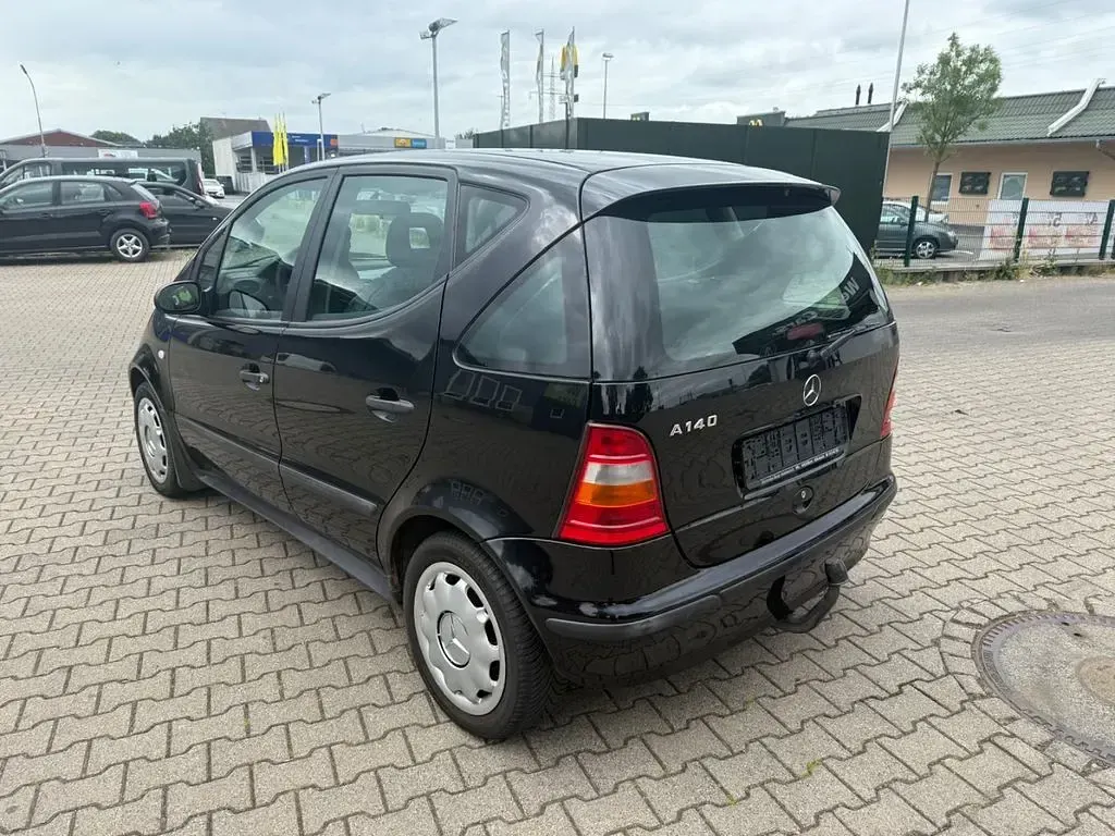 Gebraucht Mercedes A140 Classic 82 PS (60 kW) 2001 Schwarz Kleinwagen