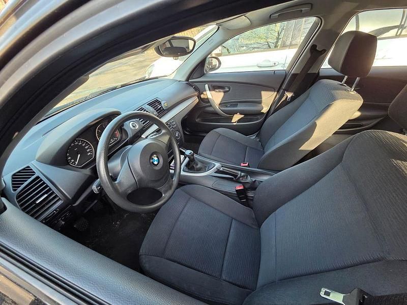 Gebraucht BMW 116 116 PS (85 kW) 2009 Schwarz Kleinwagen