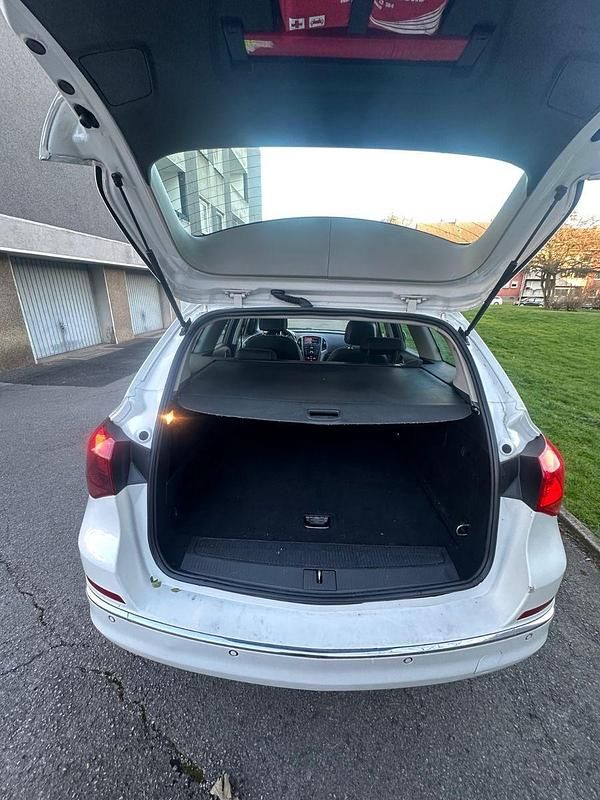 Gebraucht Opel Astra Eco 136 PS (100 kW) 2014 Weiß Kombi