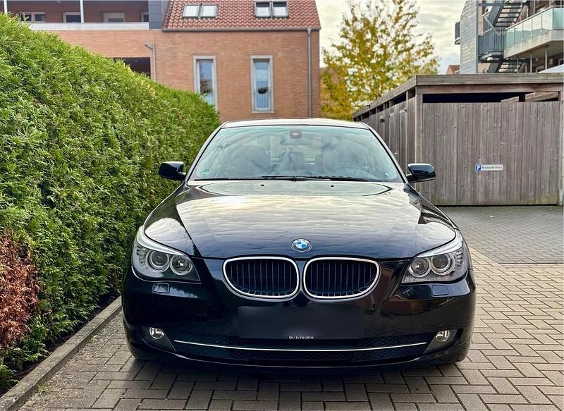 Gebraucht BMW 520 Lifestyle 170 PS (125 kW) 2008 Schwarz Limousine