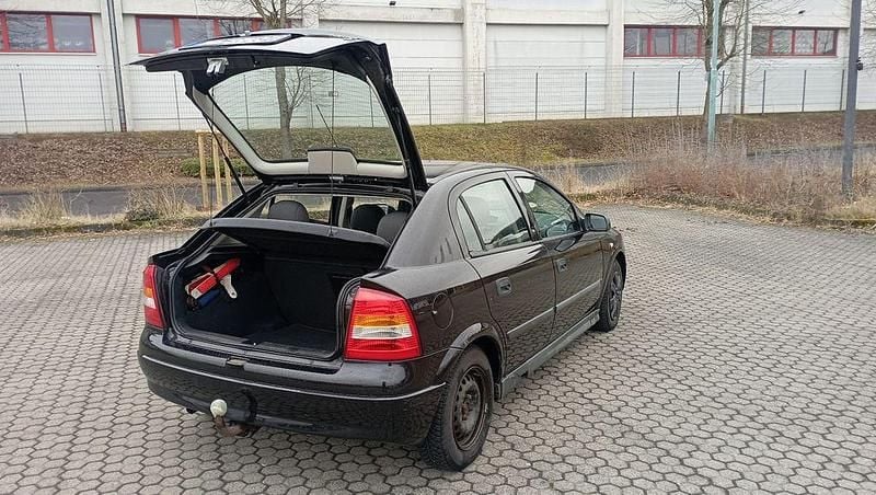 Gebraucht Opel Astra 84 PS (61 kW) 2002 Schwarz Limousine
