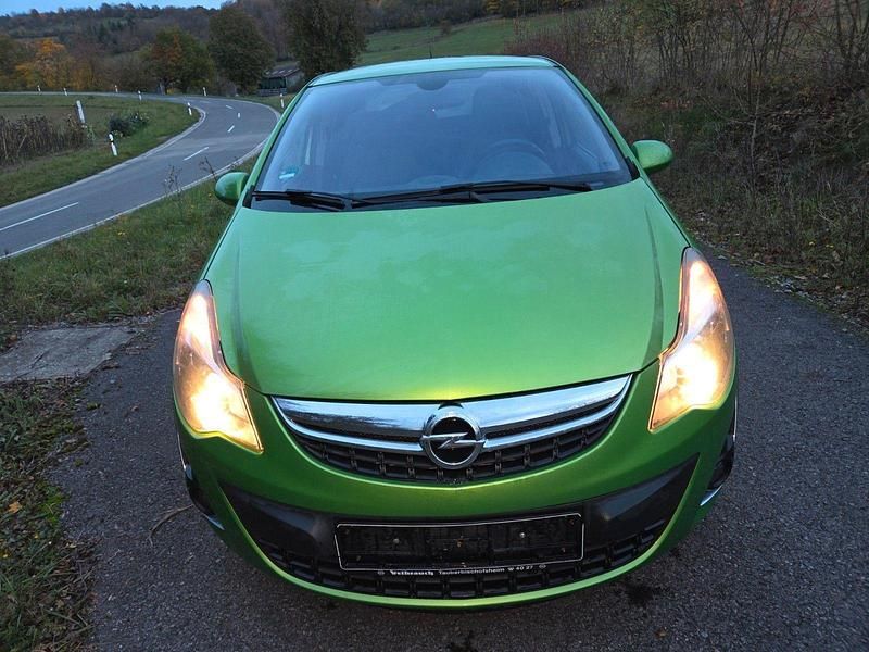 Grün Gebraucht 2013 Opel Corsa Innovation Kleinwagen | 4.500 € (Fairer Preis) - Bild 1/4