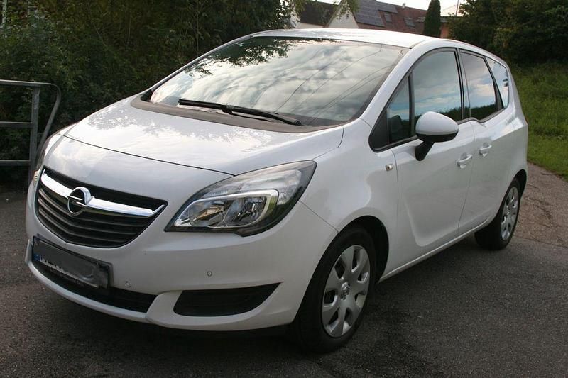 Weiß Gebraucht 2016 Opel Meriva Van / Kleinbus | 5.980 € (Guter Preis) - Bild 1/4
