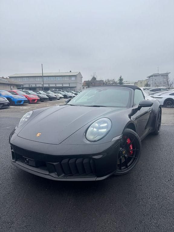 Neu Porsche 911 541 PS (397 kW) 2025 Tiefschwarz Cabrio