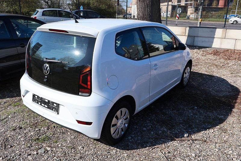 Second-hand VW up! Basis 65 CP (47 kW) 2021 Alb Hatchback