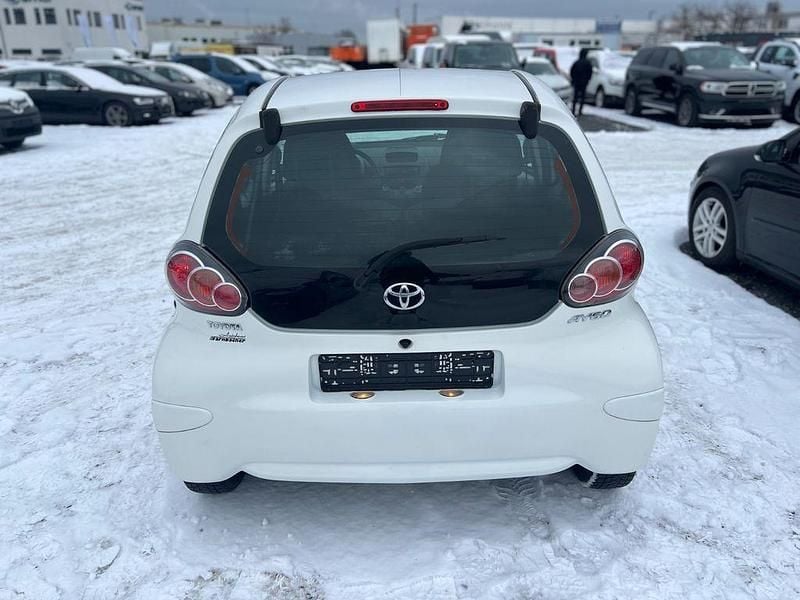 Gebraucht Toyota Aygo Cool 68 PS (50 kW) 2011 Weiß Kleinwagen