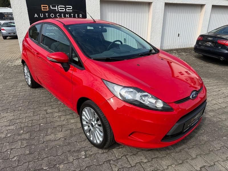 Gebraucht Ford Fiesta Trend 82 PS (60 kW) 2009 Rot Kleinwagen