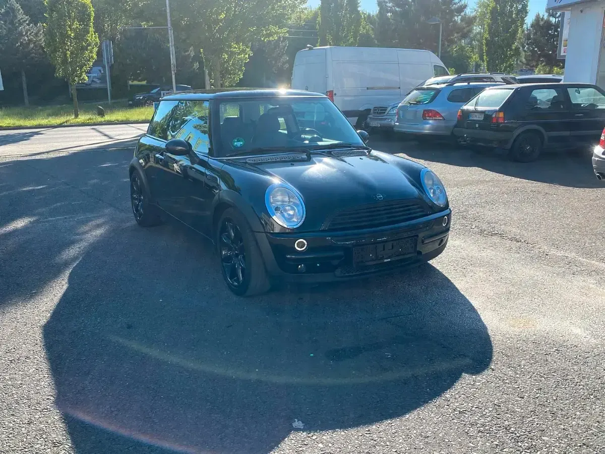Gebraucht Mini Cooper 90 PS (66 kW) 2002 Schwarz Kleinwagen