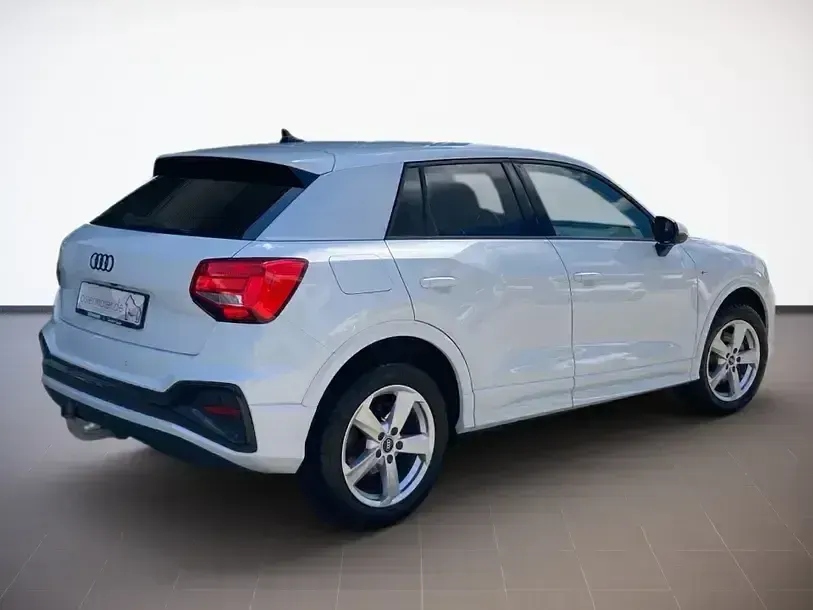 Gebraucht Audi Q2 S-Line 150 PS (110 kW) 2024 Gletscherweiß SUV
