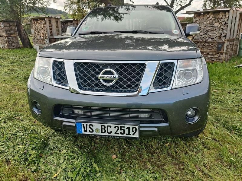 Grau Gebraucht 2012 Nissan Pathfinder SUV | 9.200 € (Fairer Preis) - Bild 1/4