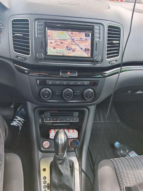 Grau Gebraucht 2016 Seat Alhambra Van / Kleinbus | 16.900 € (Fairer Preis) - Bild 1/4