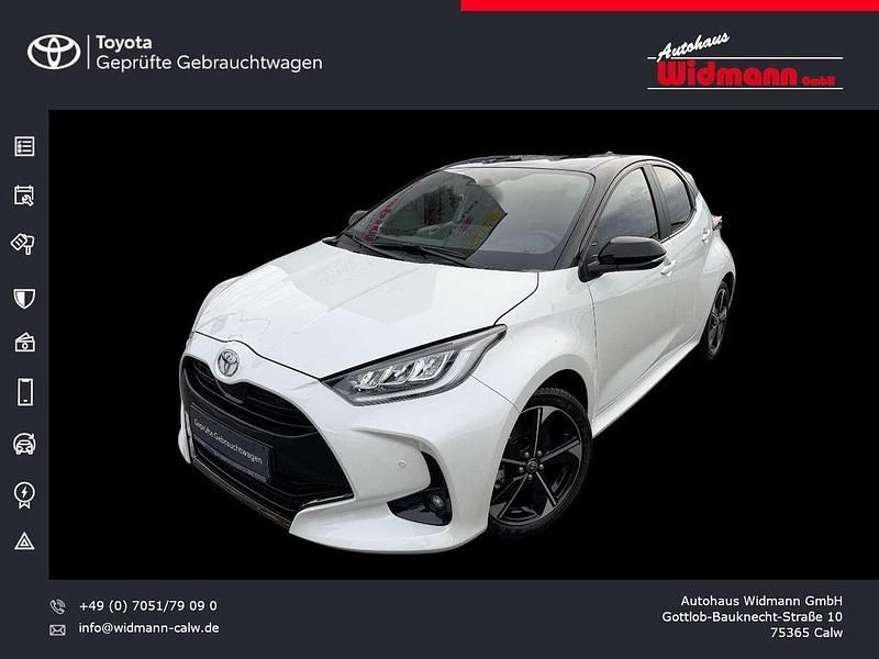 Neu Toyota Yaris Hybrid Plus 131 PS (96 kW) 2025 Platinweiß / schwarz Kleinwagen