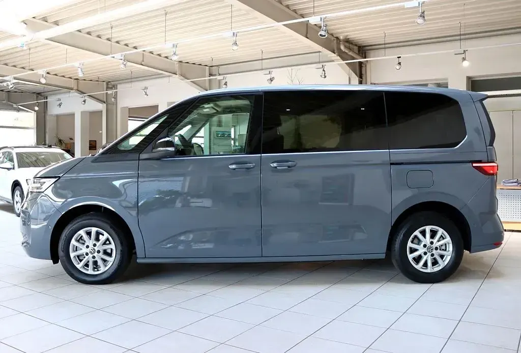 Neu VW Multivan 150 PS (110 kW) 2026 Grau Van / Kleinbus