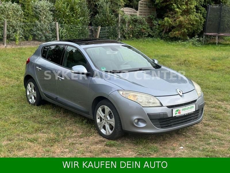 Blau Gebraucht 2009 Renault Mégane III Dynamique Limousine | 3.999 € (Fairer Preis) - Bild 1/4