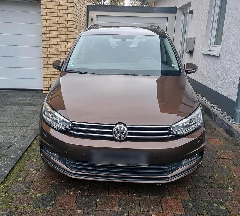 Gebraucht VW Touran 150 PS (110 kW) 2015 Braun Van / Kleinbus