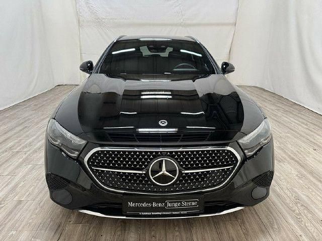 Gebraucht 2024 Mercedes E300 Avantgarde | 61.989 € (Teuer) - Bild 1/4