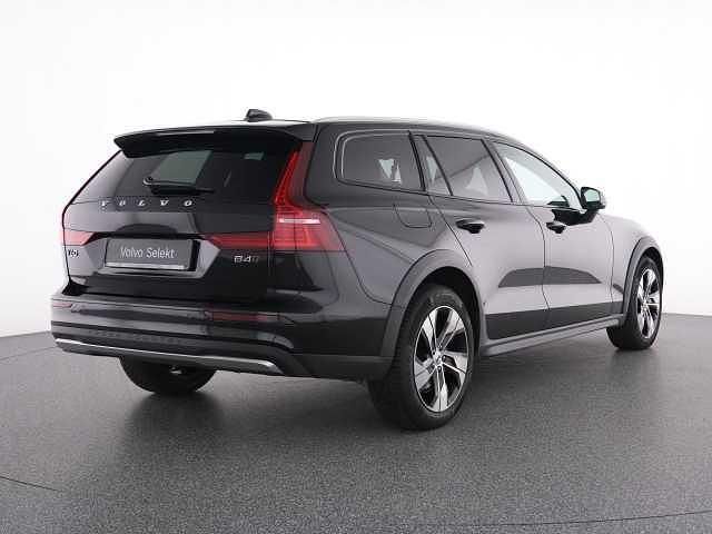 Gebraucht Volvo V60 CC 145 PS (106 kW) 2023 Kombi