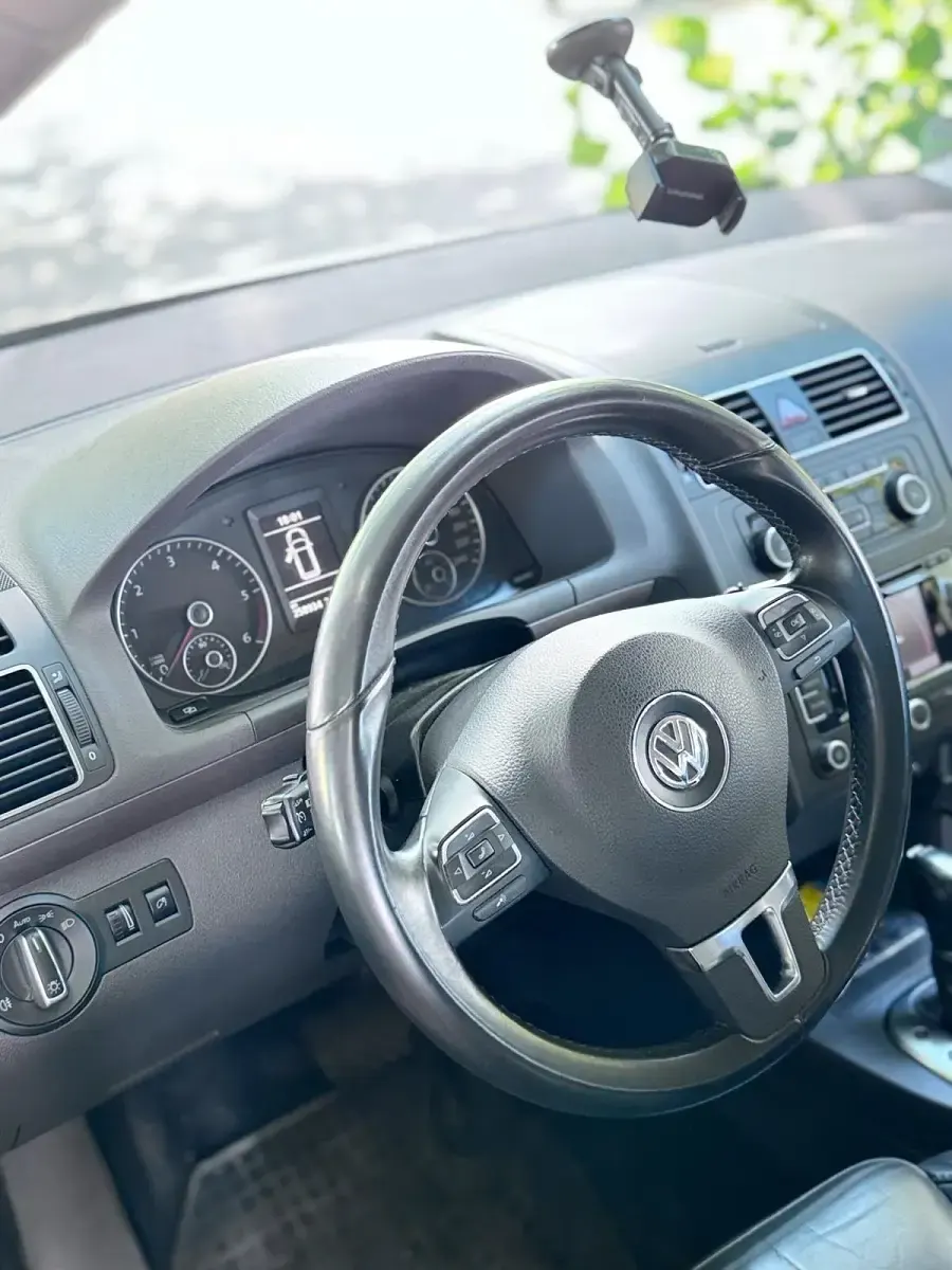 Gebraucht VW Touran Cross 170 PS (125 kW) 2011 Schwarz Van / Kleinbus