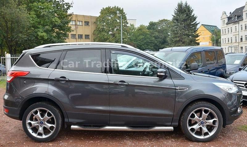 Gebraucht Ford Kuga Titanium 179 PS (131 kW) 2015 Grau SUV