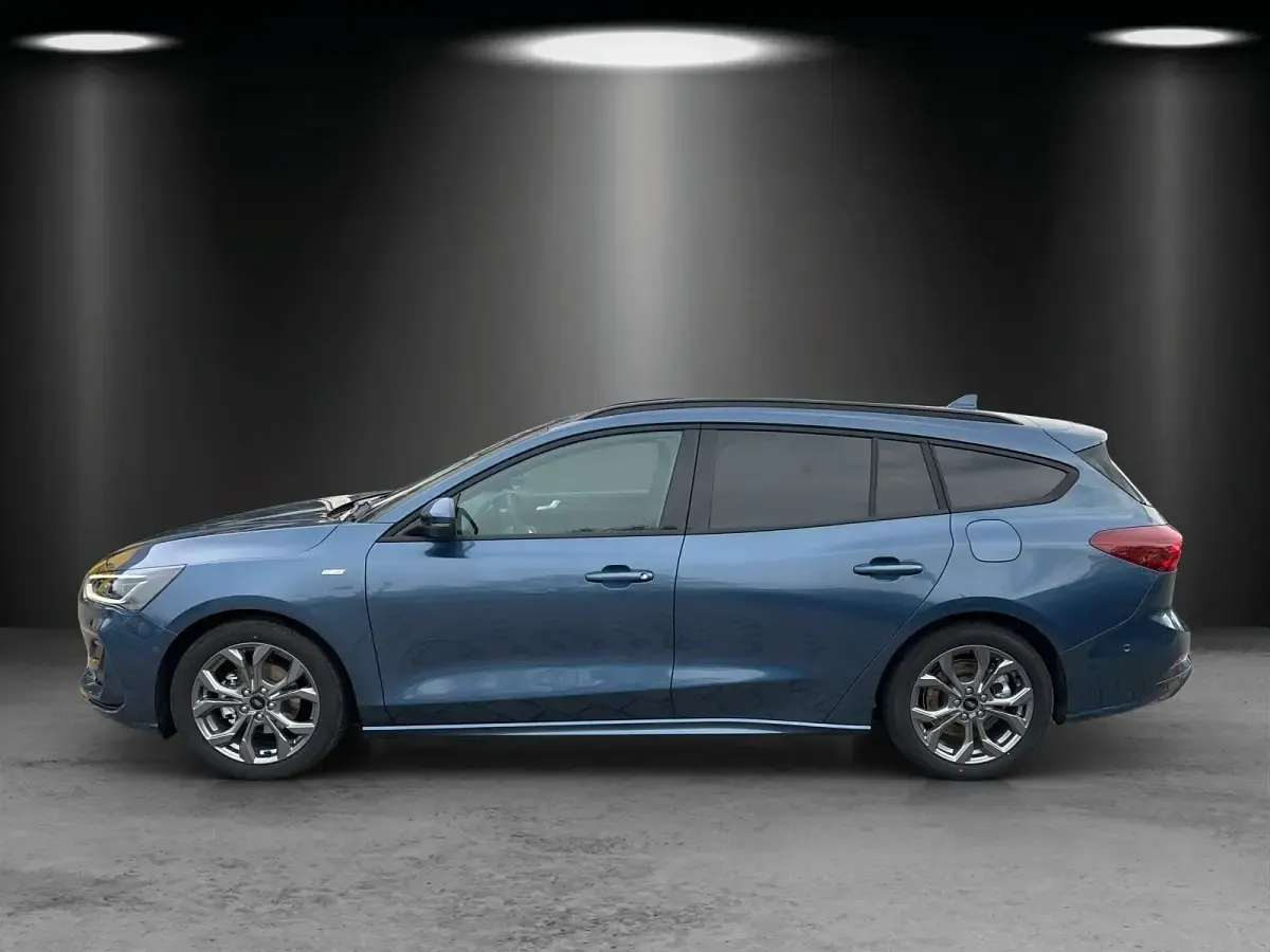Gebraucht Ford Focus ST-Line X 125 PS (91 kW) 2025 Chroma blau