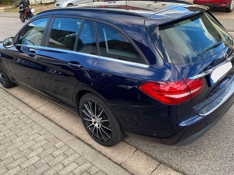 Cavansitblau metalliclack Gebraucht 2016 Mercedes C220 Kombi | 9.200 € (Superpreis) - Bild 1/4