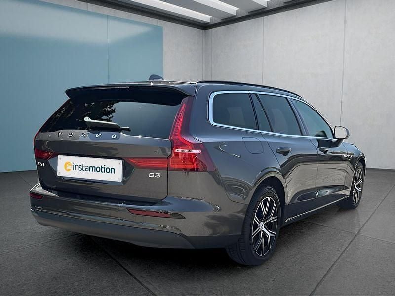 Gebraucht Volvo V60 Core 163 PS (119 kW) 2024 Grau Kombi