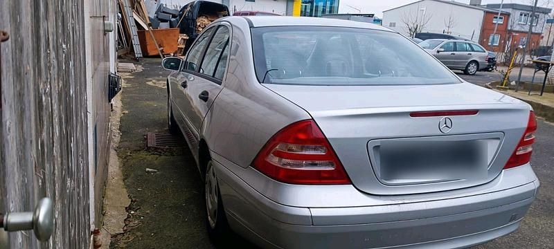 Gebraucht Mercedes C180 143 PS (105 kW) 2003 Silber Limousine