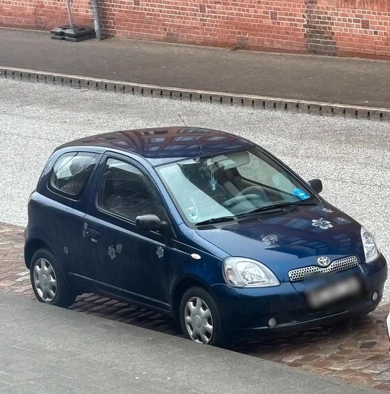 Gebraucht Toyota Yaris 85 PS (62 kW) 2001 Blau Kleinwagen