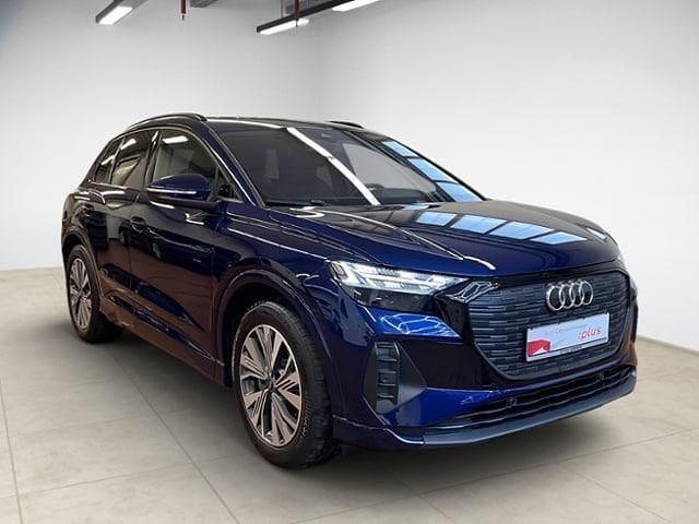 Gebraucht Audi Q4 e-tron Ambiente 150 kW (204 PS) 2022 Navarrablau metallic SUV
