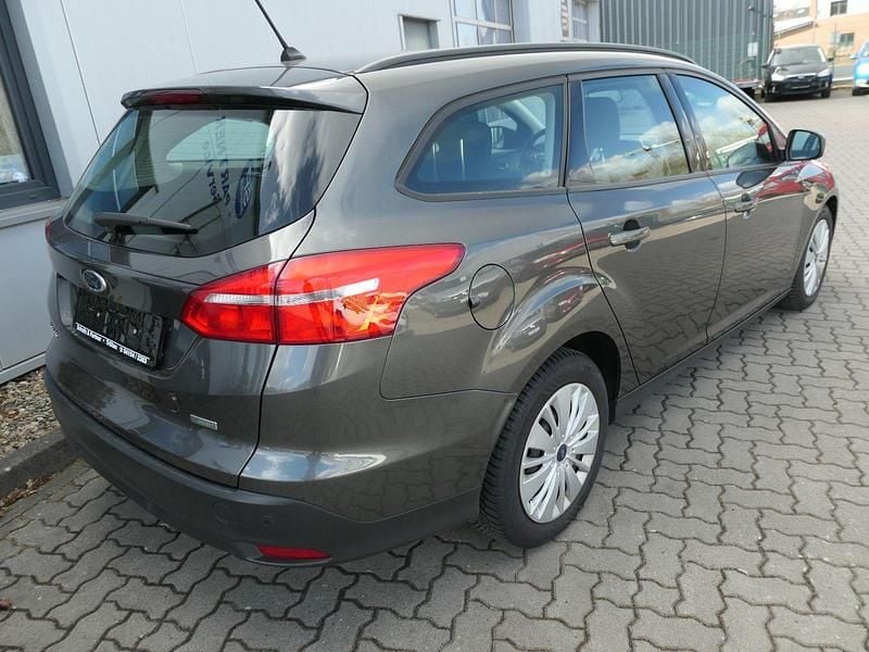 Gebraucht Ford Focus Business Edition 125 PS (91 kW) 2018 Magnetic Kombi