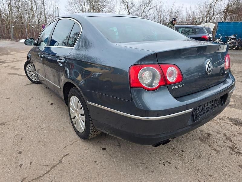 Gebraucht VW Passat Highline 140 PS (102 kW) 2008 Grau Limousine
