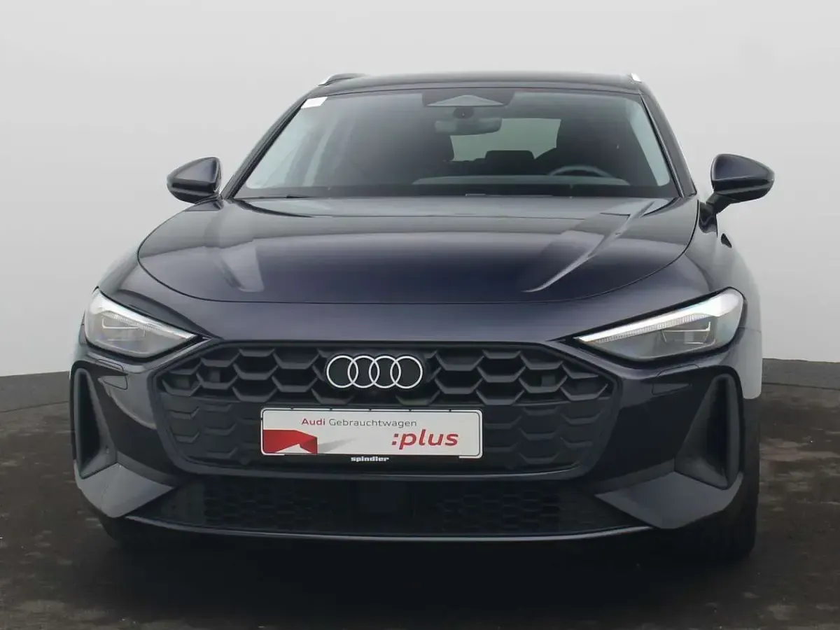 Gebraucht Audi A5 Ambiente 204 PS (150 kW) 2025 Firmamentblau metallic Kombi