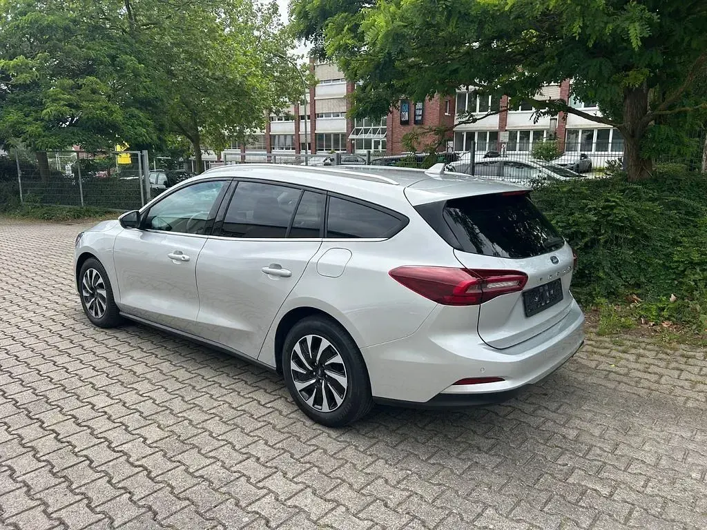 Gebraucht Ford Focus Titanium X 125 PS (91 kW) 2024 Silber Limousine